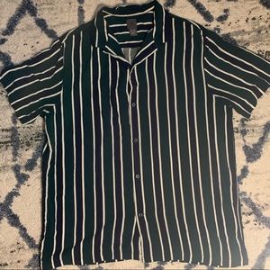 RARE H&M Short Sleeve Summer Button Up (L)